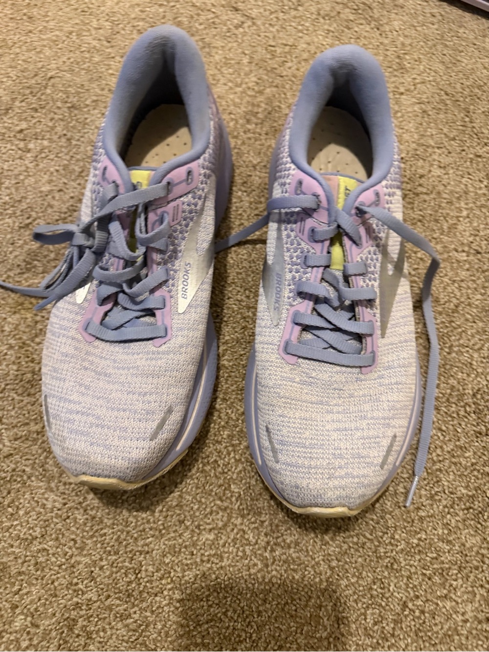Brooks Women's Pastel Lavender and Pink Running Sneakers